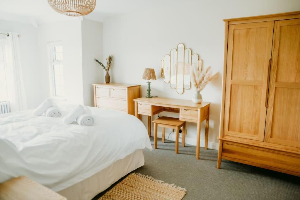 Morlun, Bay, Isle Of Anglesey Apartment *