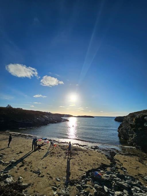 Morlun, Bay, Isle Of Anglesey * Trearddur