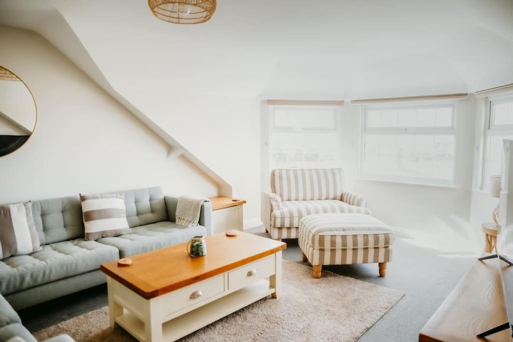 Morlun, Bay, Isle Of Anglesey Apartment *